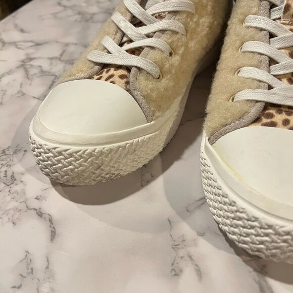 Dolce Vita Veola Plush Booties - Picture 6 of 11